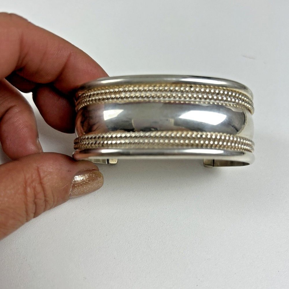 Navajo Vintage 925 Sterling Silver Signed TAHE Cuff Bracelet - 48g About…